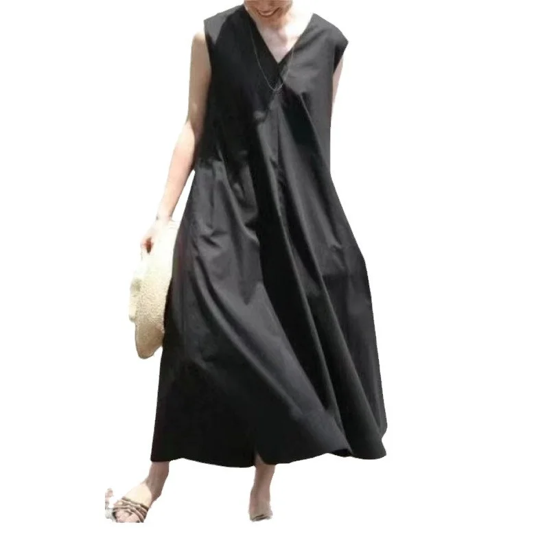 Veronica - Retro maxi dress with loose V-neck and sleeveless vest